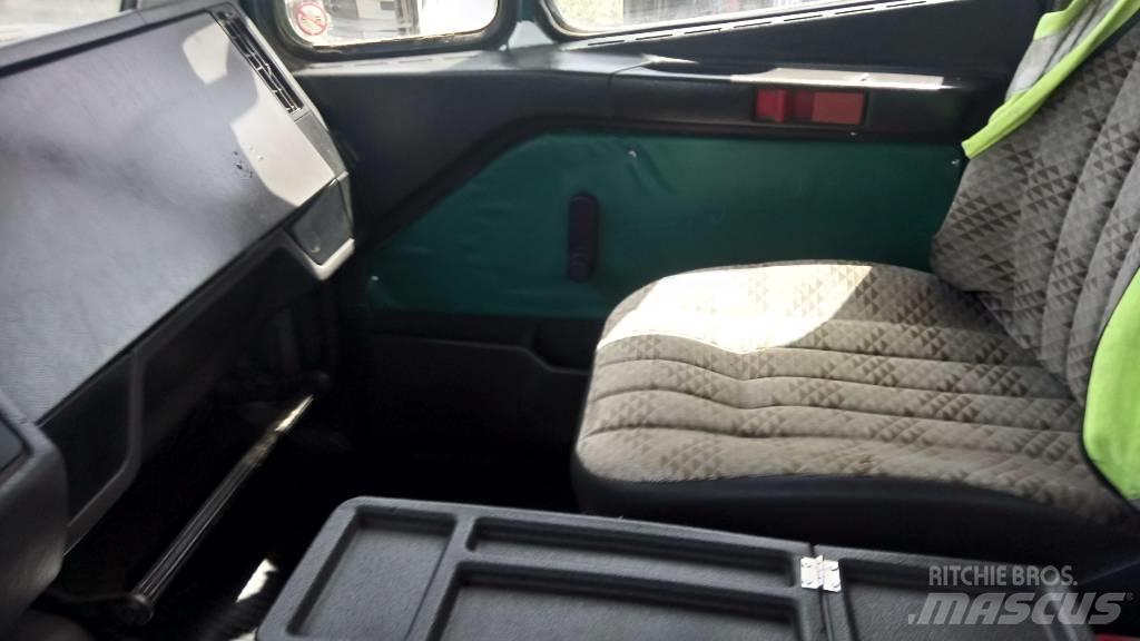Mercedes-Benz 3538 Camion benne