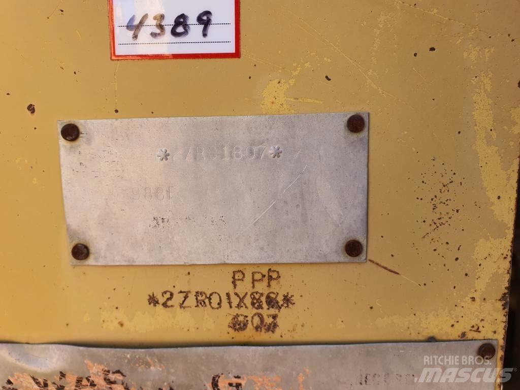 CAT 988 F II Chargeuse sur pneus