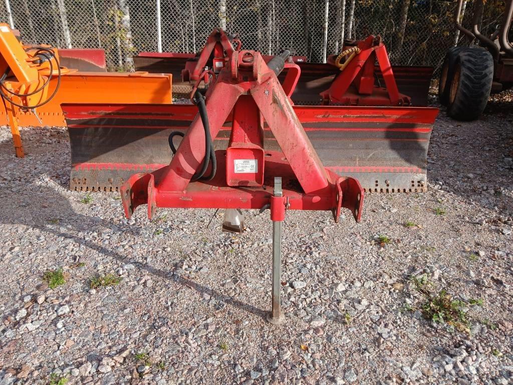 Vama 300 JH 1 Niveleuse, lame