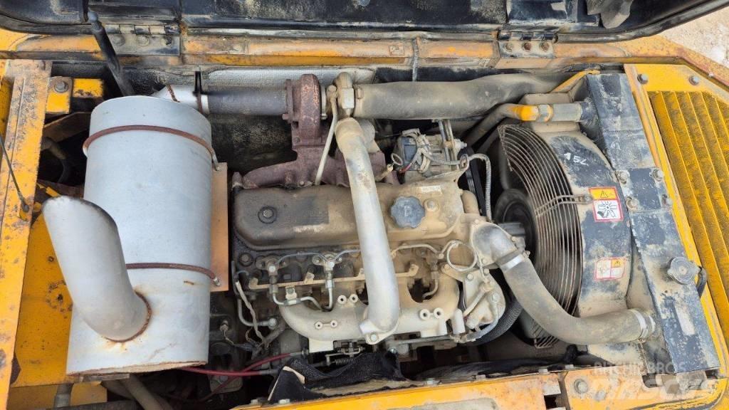 JCB JS 130 W Pelle sur pneus