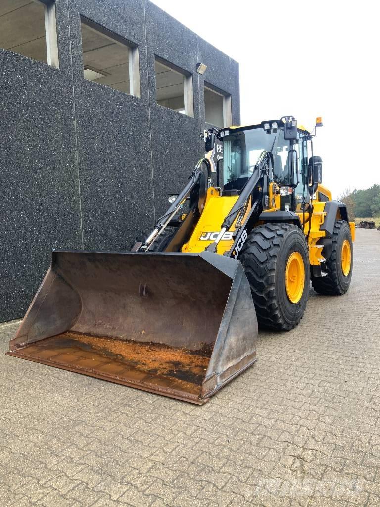JCB 437 HT Chargeuse sur pneus