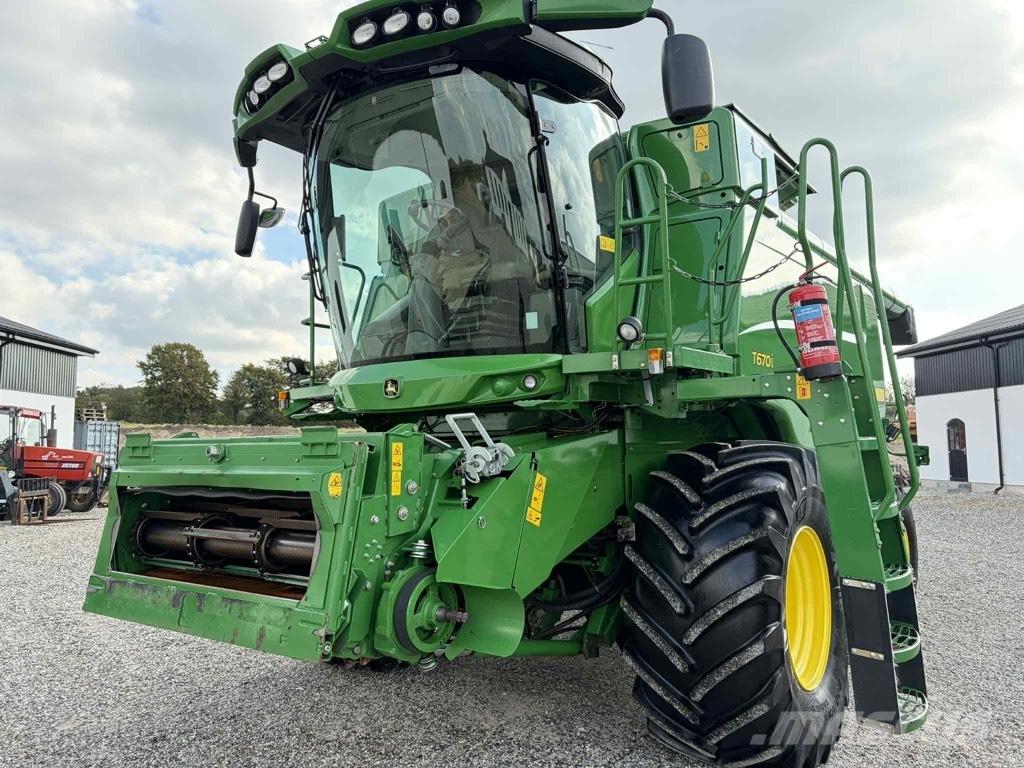 John Deere T 670 i Moissonneuse batteuse