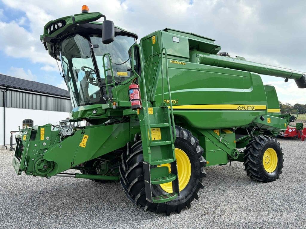 John Deere T 670 i Moissonneuse batteuse