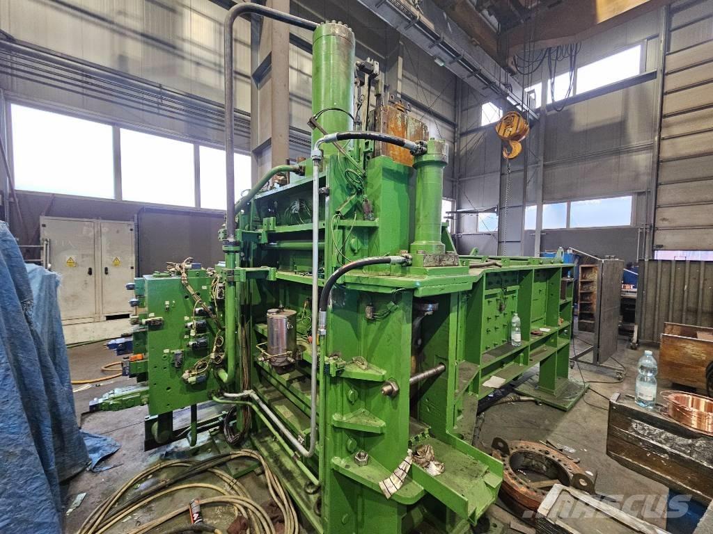  Henschel 30 x 30 Presses industrielles