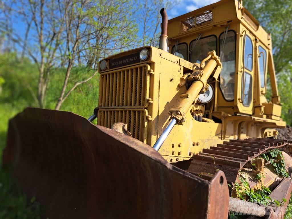 Komatsu D85A Bouteurs sur chenilles