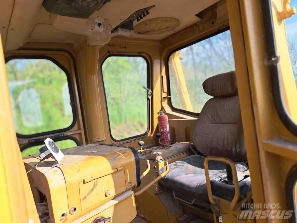 Komatsu D85A Bouteurs sur chenilles