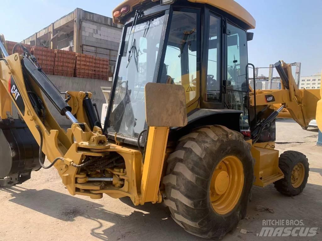 CAT 420 F Tractopelle