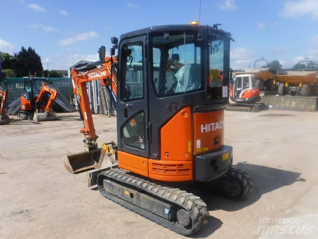 Hitachi ZX 26 U-6 Mini pelle < 7t
