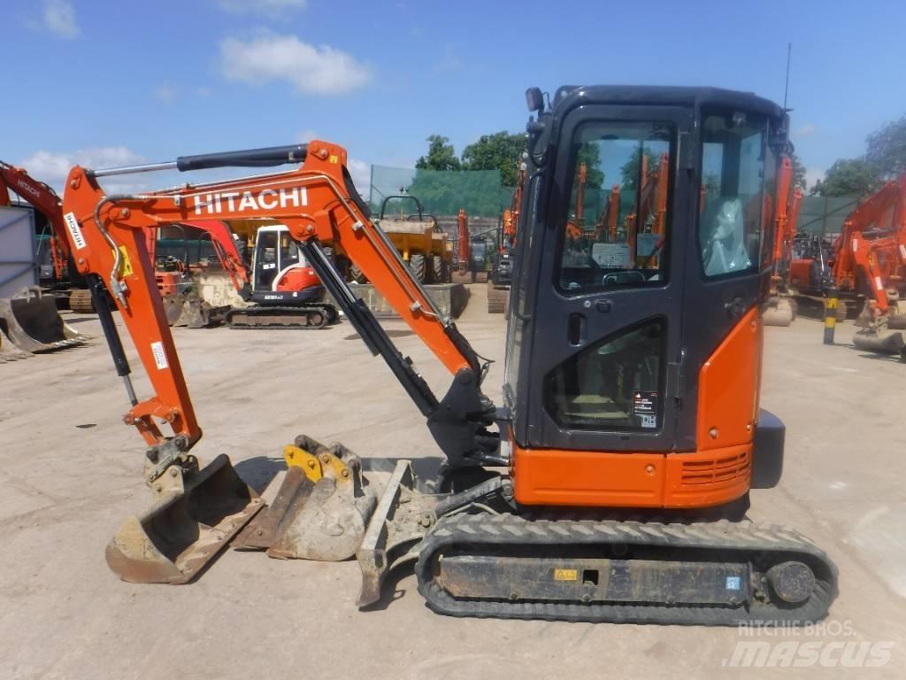 Hitachi ZX 26 U-6 Mini pelle < 7t