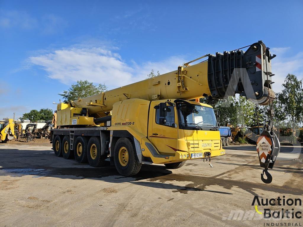 Grove GMK 5130-2 Camion plateau ridelle avec grue