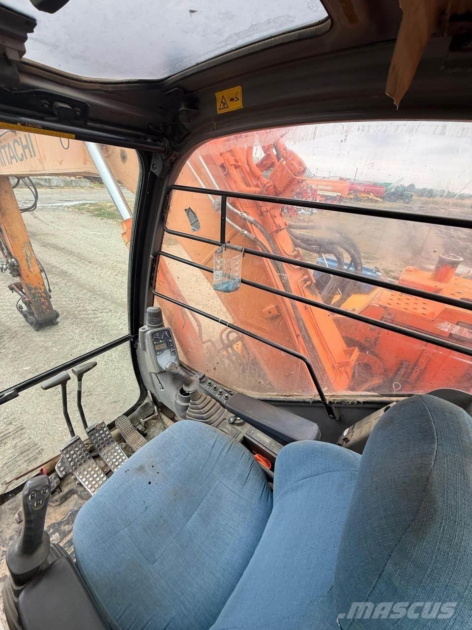 Hitachi ZX135US Pelle sur chenilles