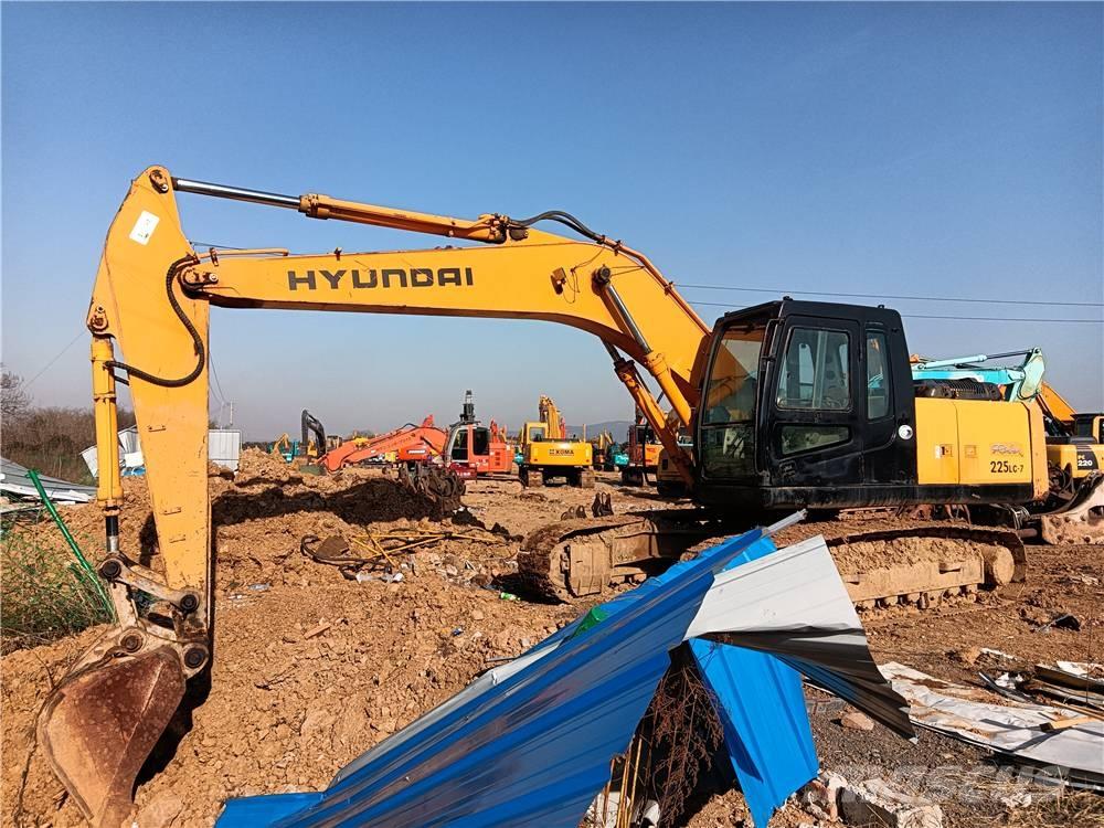 Hyundai R225LC-7 Pelle sur chenilles
