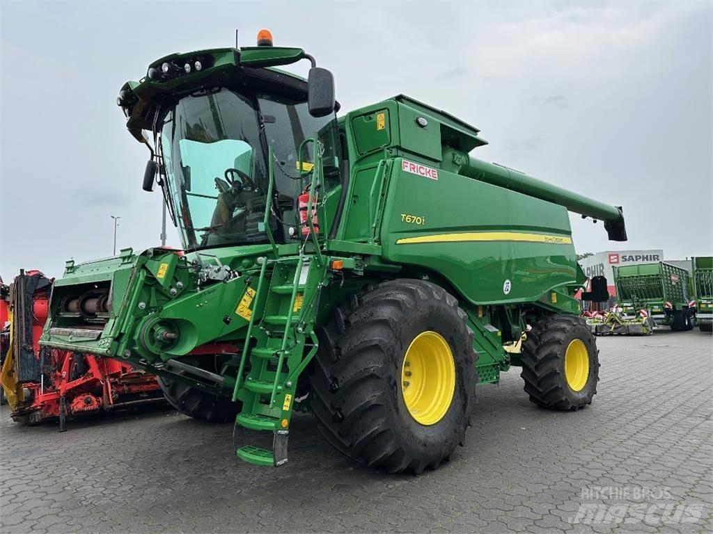 John Deere T 670 i Moissonneuse batteuse