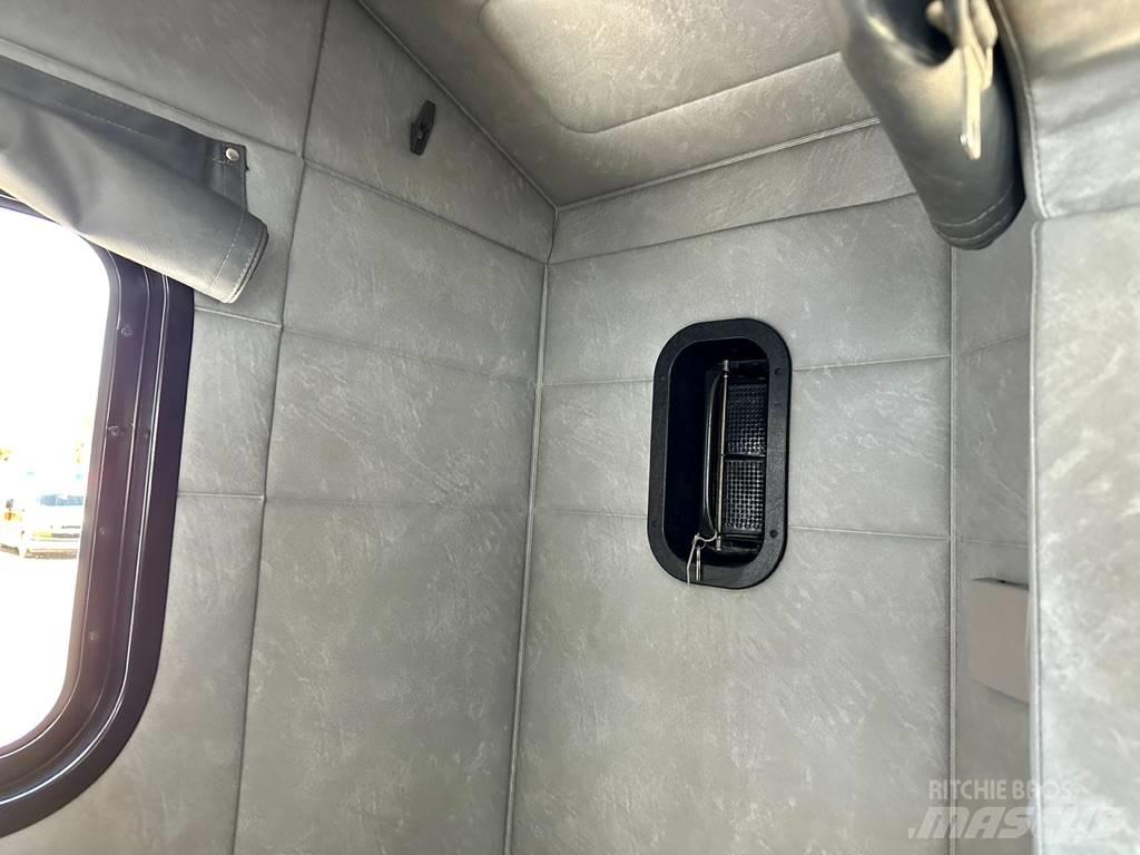Mack Titan TD 713 Châssis cabine