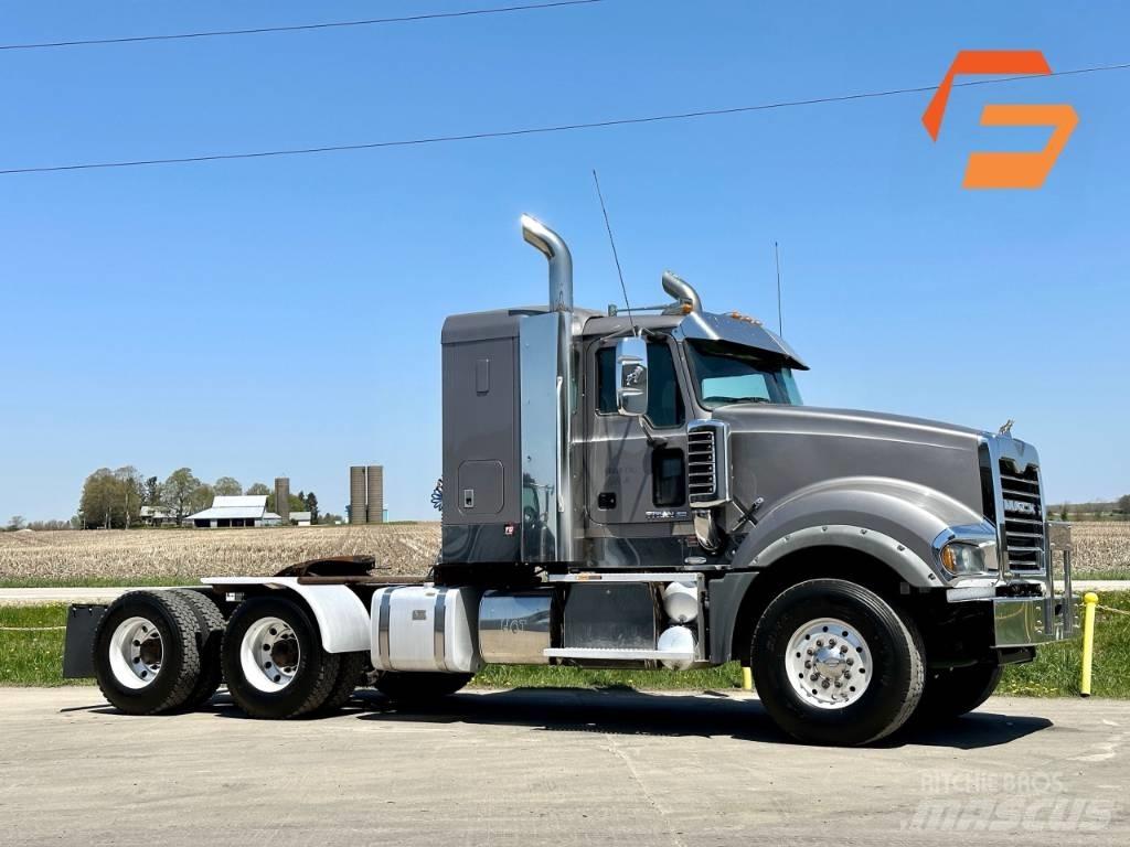 Mack Titan TD 713 Châssis cabine