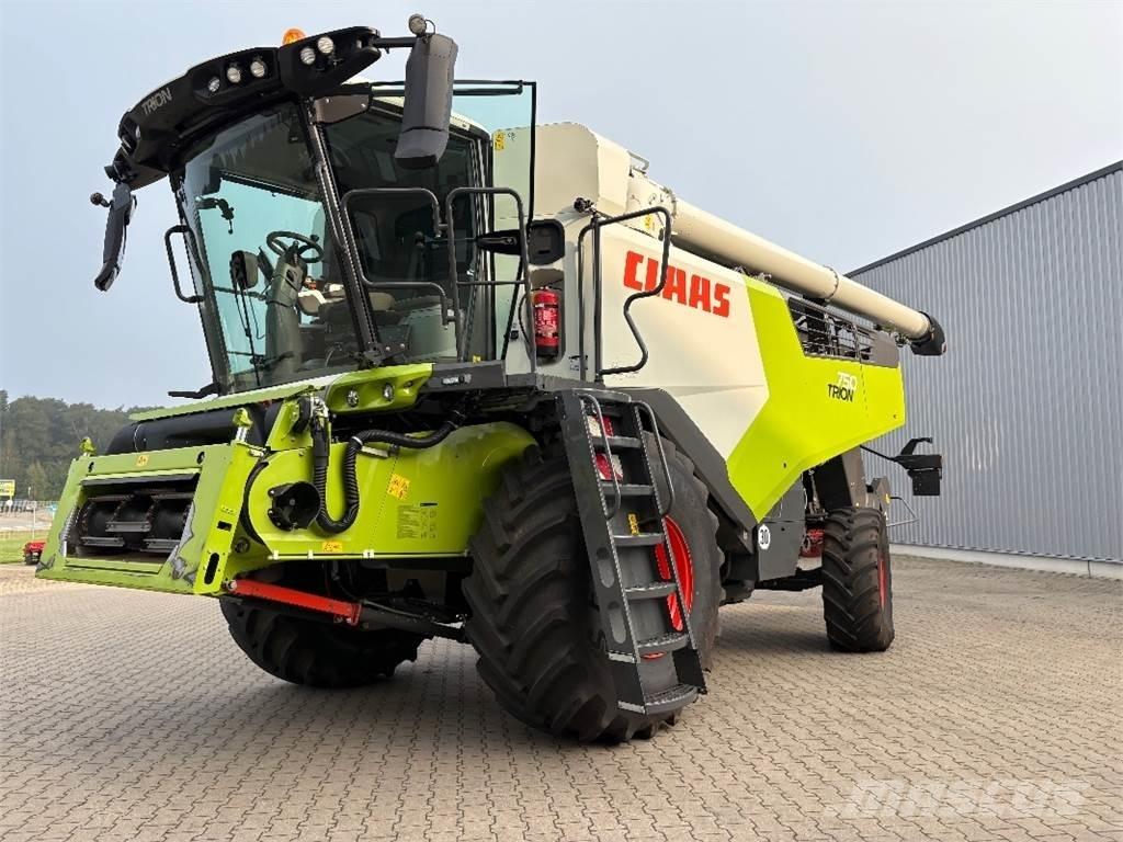 CLAAS TRION 750 Moissonneuse batteuse