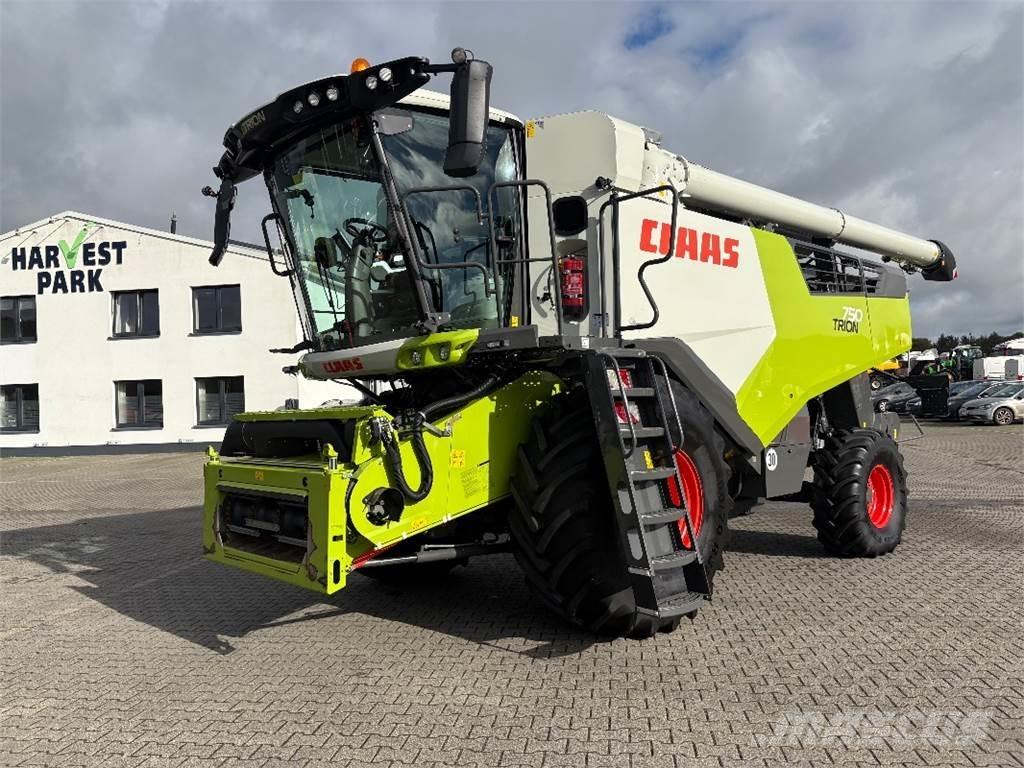 CLAAS TRION 750 Moissonneuse batteuse