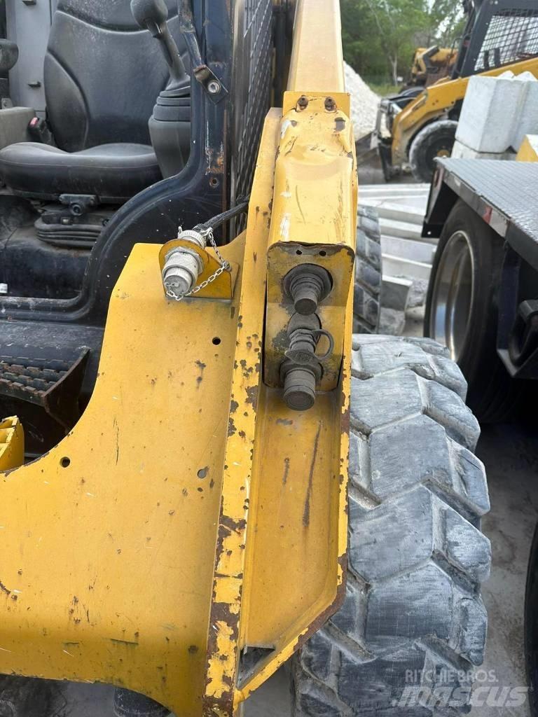 CAT 262 D Chargeuse compacte