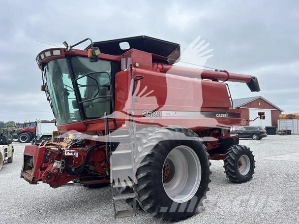 Case IH 2588 Moissonneuse batteuse