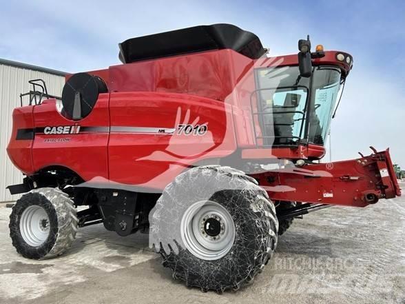 Case IH 7010 Moissonneuse batteuse