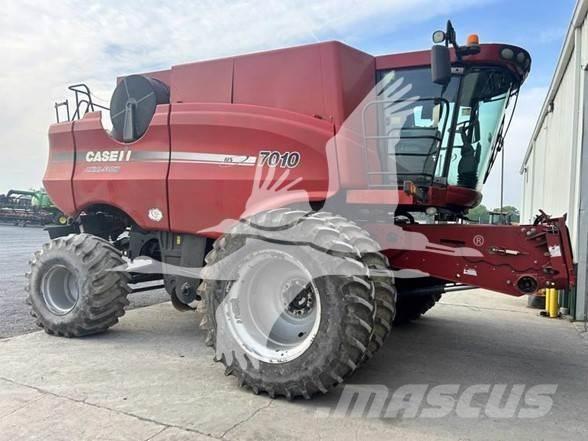 Case IH 7010 Moissonneuse batteuse