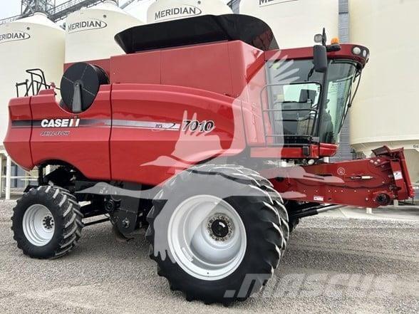 Case IH 7010 Moissonneuse batteuse
