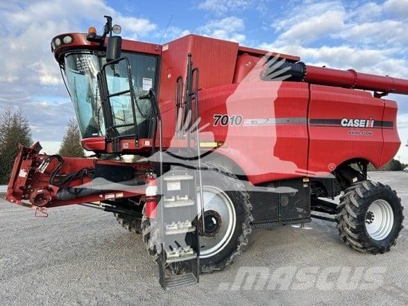 Case IH 7010 Moissonneuse batteuse