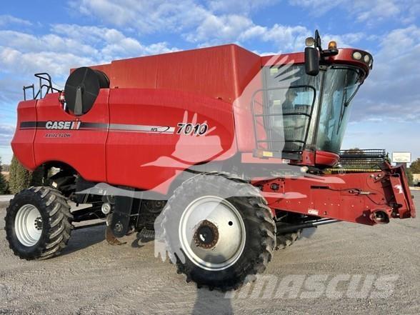 Case IH 7010 Moissonneuse batteuse