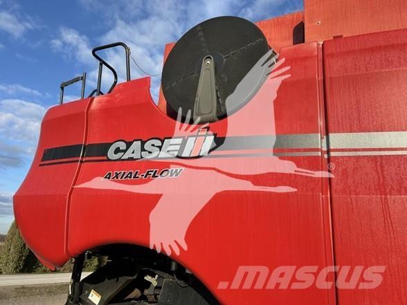 Case IH 7010 Moissonneuse batteuse