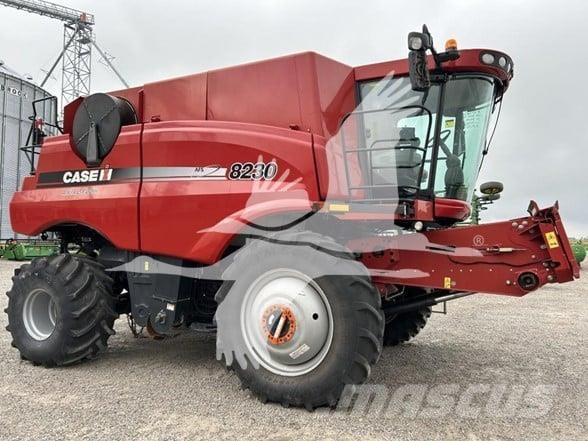 Case IH 8230 Moissonneuse batteuse