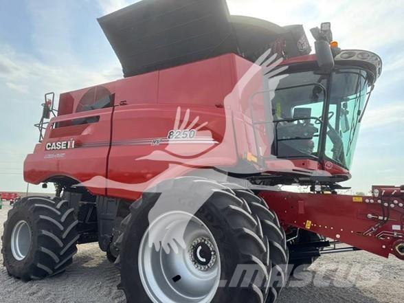 Case IH 8250 Moissonneuse batteuse