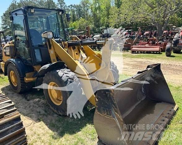 CAT 906M Chargeuse sur pneus