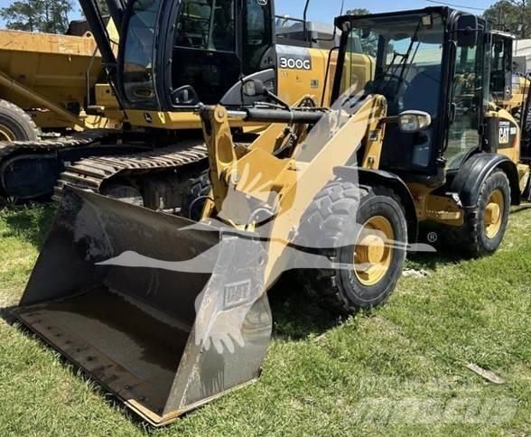 CAT 906M Chargeuse sur pneus