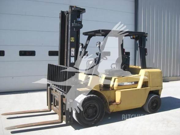 CAT DP40KL Chariots diesel