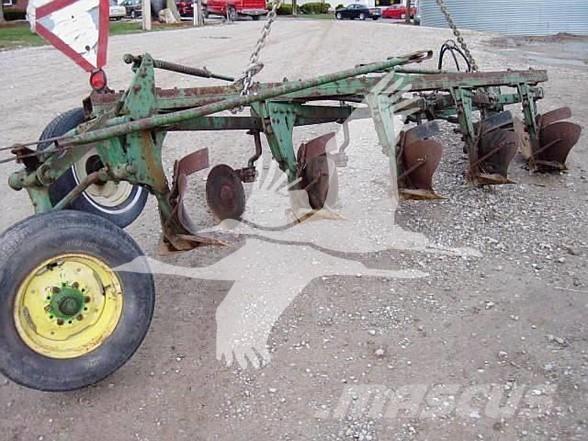 John Deere 514 Charrue réversible