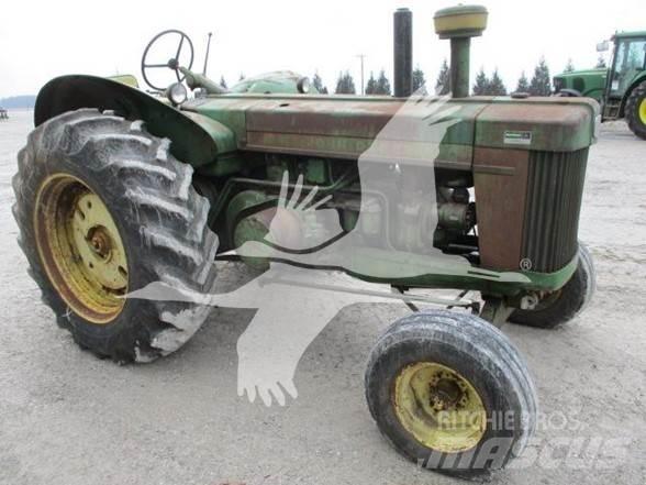 John Deere 820 Tracteur