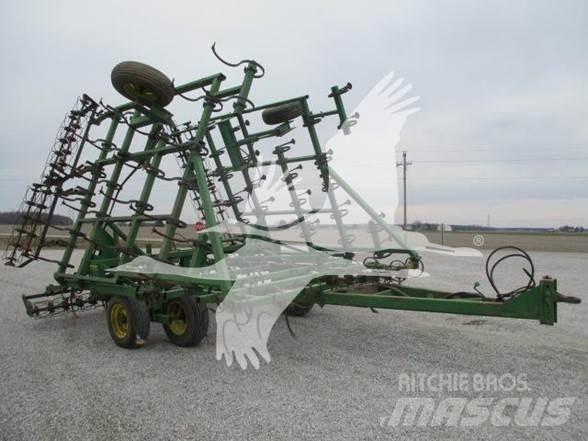 John Deere 960 Déchaumeur, cultivateur