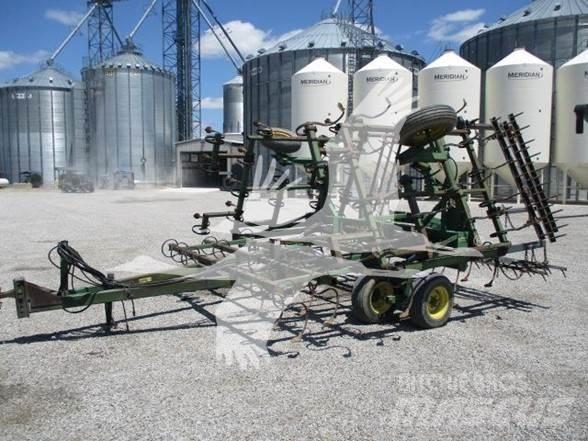 John Deere 960 Déchaumeur, cultivateur
