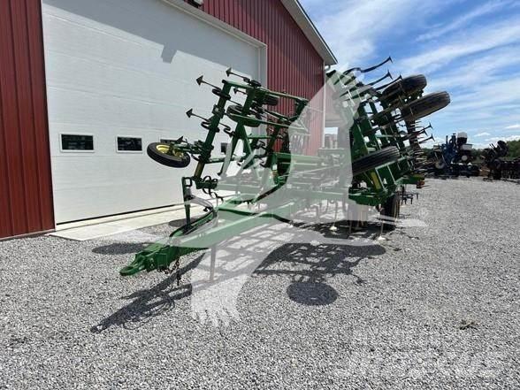 John Deere 980 Déchaumeur, cultivateur