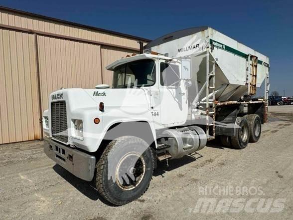 Mack R686ST Construction - Autres
