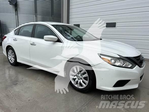 Nissan ALTIMA Voiture