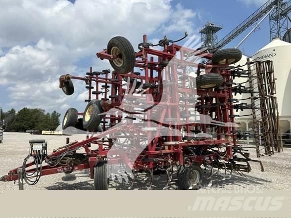 Salford 700 Déchaumeur, cultivateur
