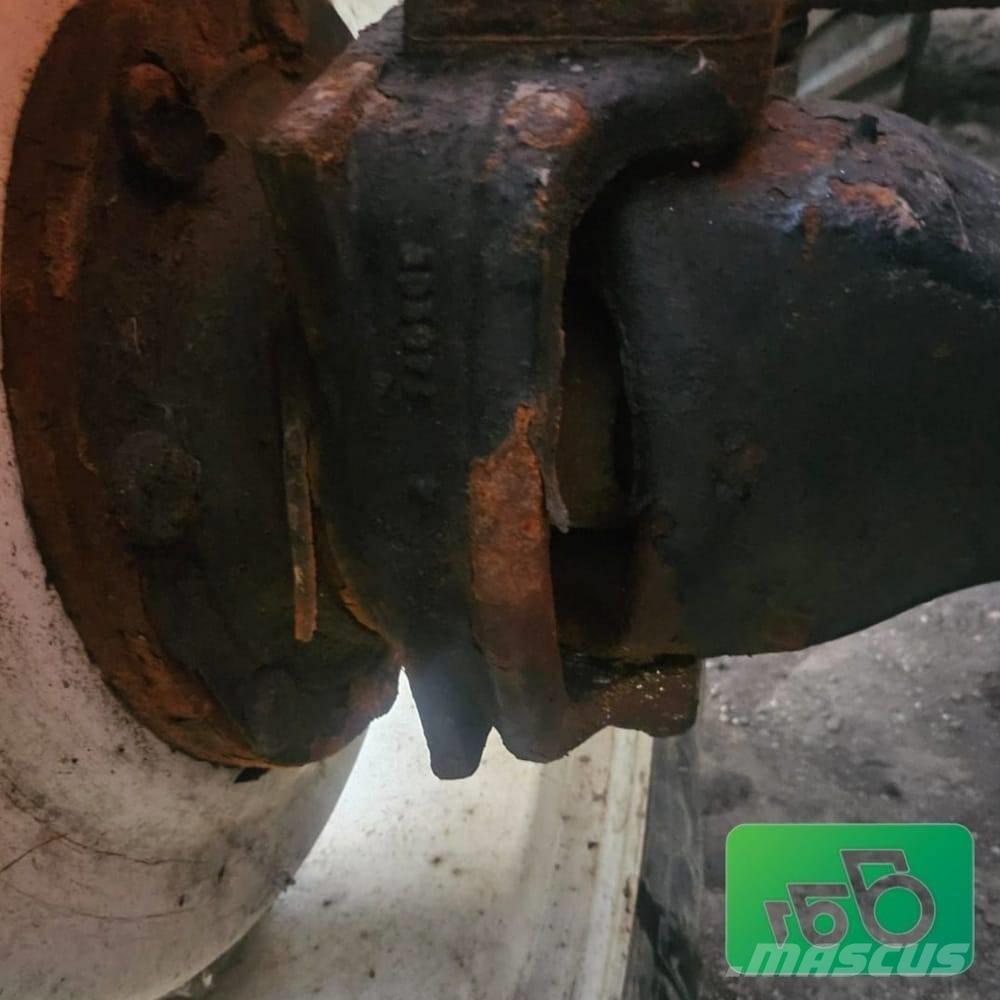 Valmet 8350. Parts Tracteur