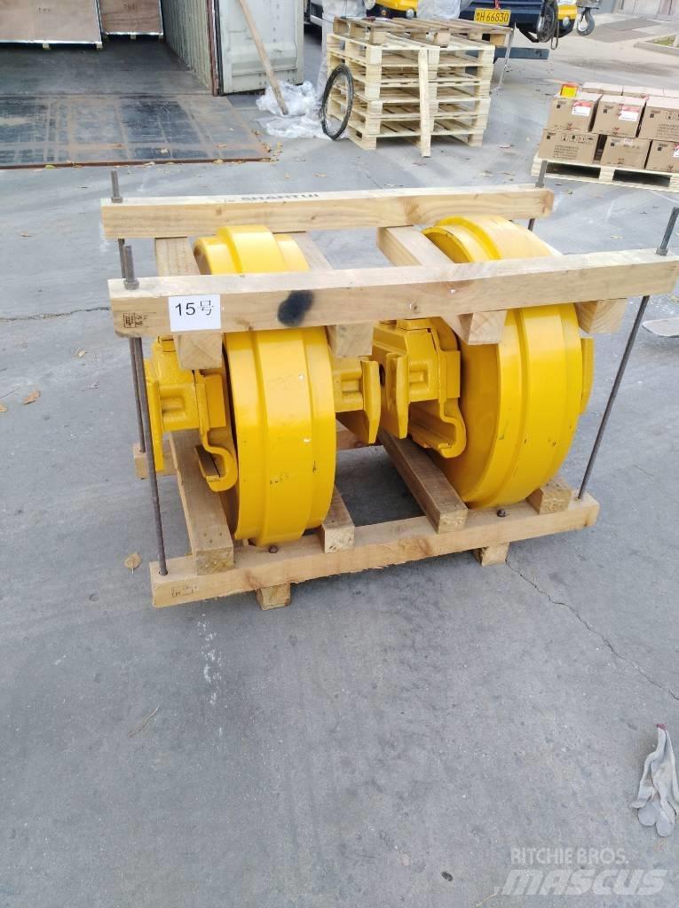 Komatsu D85E-18 Chenilles