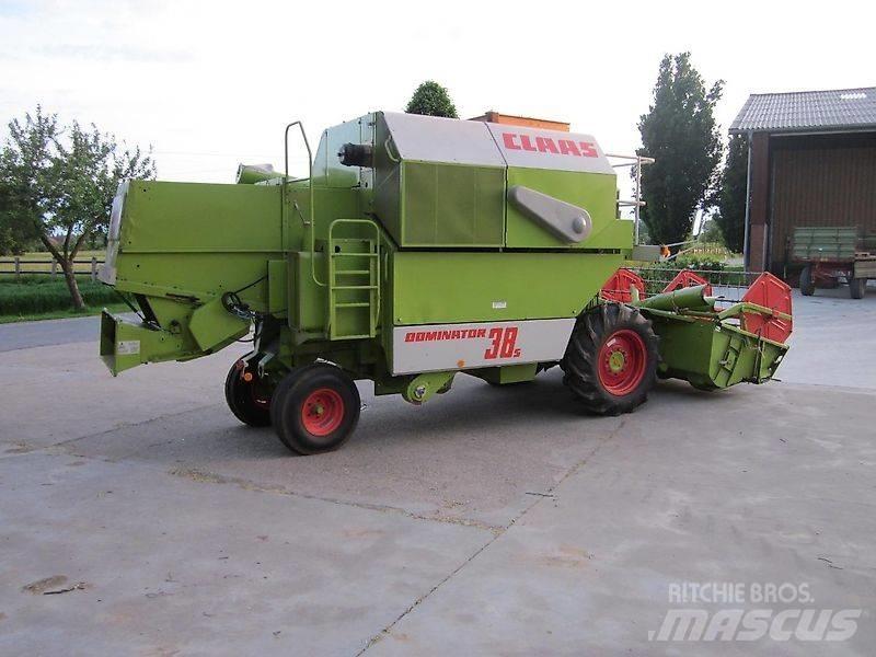 CLAAS Dominator 38 Moissonneuse batteuse
