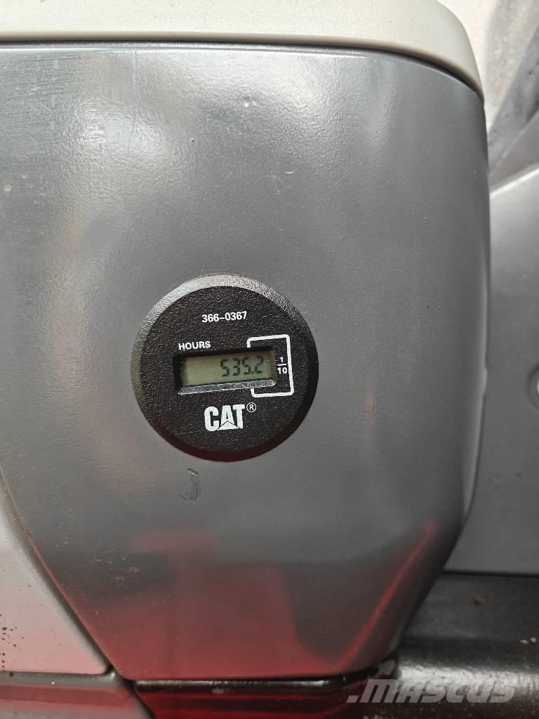 CAT 329 D2 L Pelle sur chenilles