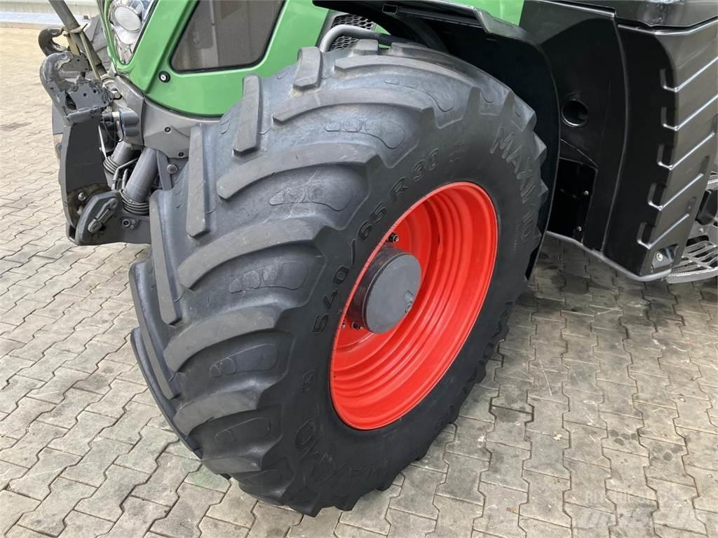 Fendt 718 SCR Tracteur