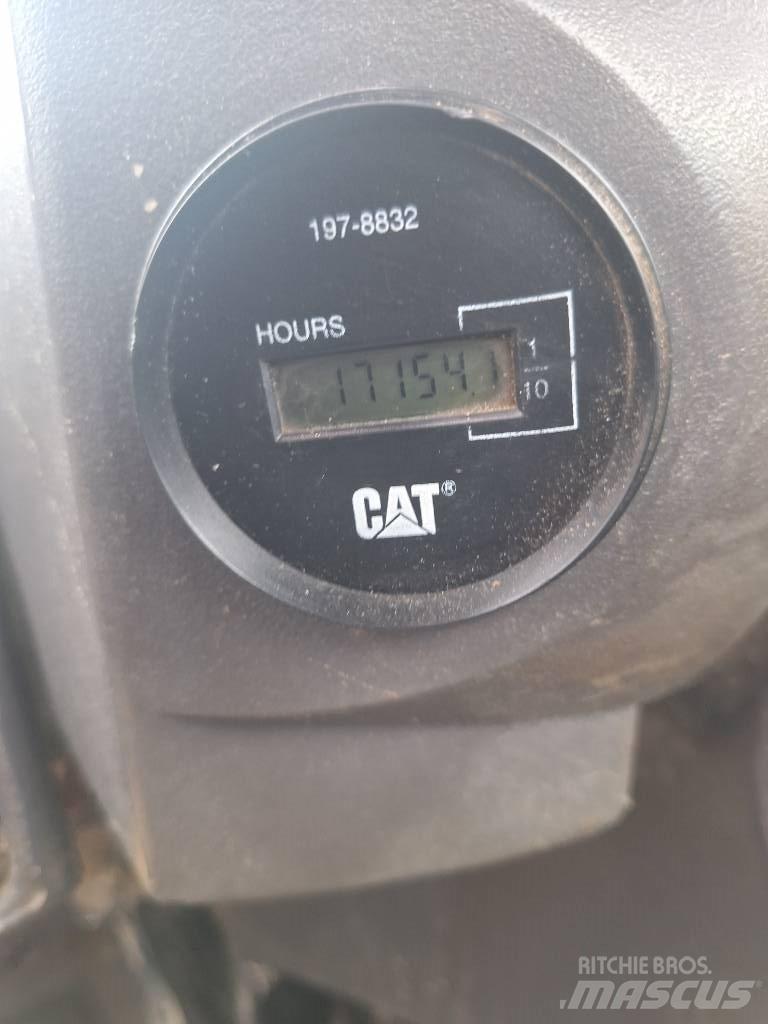 CAT IT 14 G Chargeuse sur pneus