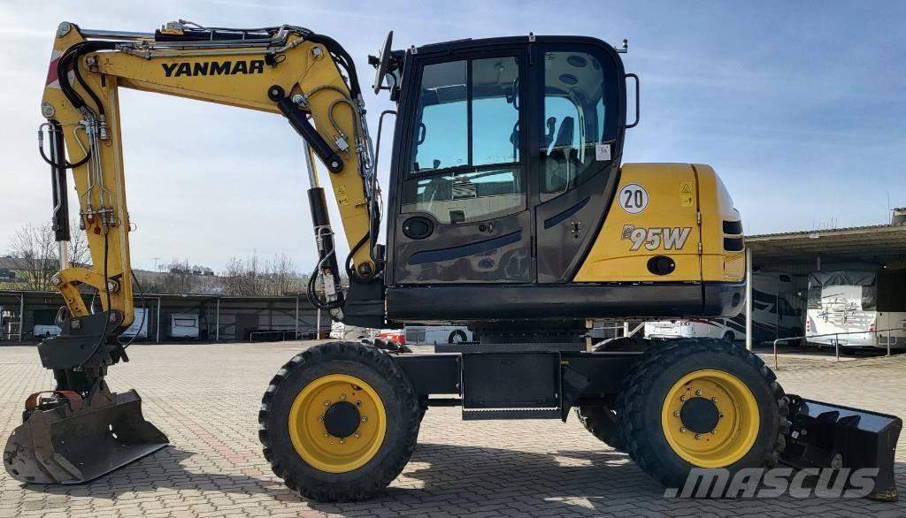 Yanmar B 95 W Pelle sur pneus
