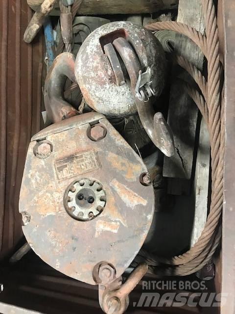 American 5299 Grue sur chenilles